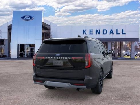 Used 2026 Ford Expedition Platinum w/ Driver's Package AWD/4WD image 8