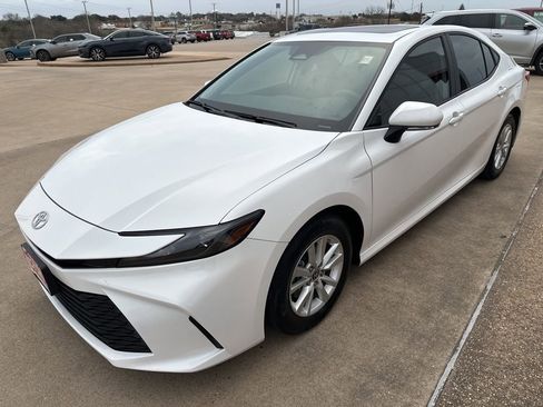 Used 2025 Toyota Camry LE w/ Convenience Package FWD image 3
