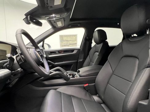 New 2026 Porsche Cayenne AWD/4WD image 5