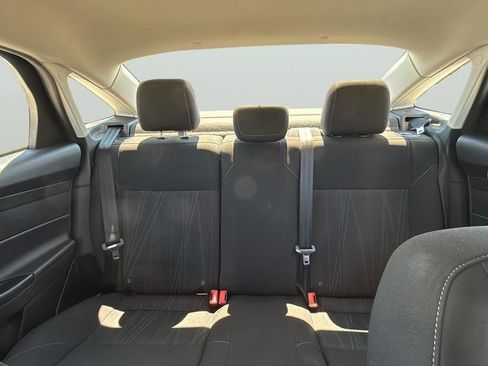 Used 2017 Ford Focus SE FWD image 24