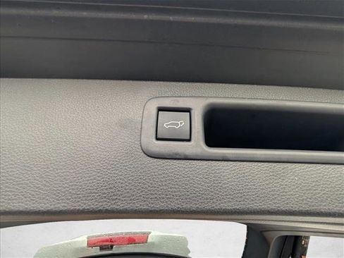 New 2025 Toyota Highlander Platinum image 10