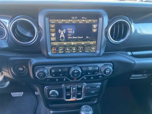 Used 2023 Jeep Wrangler Sahara image 19