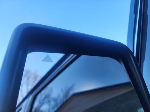 Used 2019 Jeep Wrangler Unlimited Sahara image 7