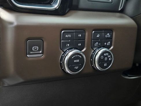 Used 2023 GMC Sierra 1500 Denali AWD/4WD image 23