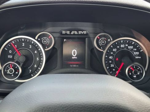 Certified 2025 RAM 2500 Big Horn AWD/4WD image 19