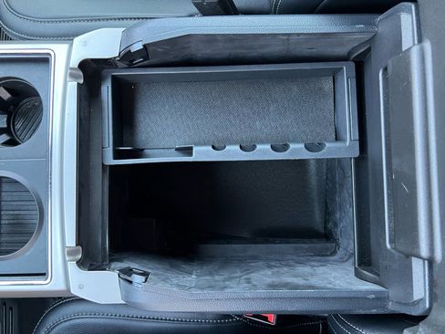 Used 2022 Ford F250 Lariat w/ Lariat Value Package image 40