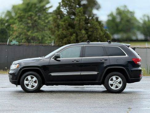 Used 2011 Jeep Grand Cherokee Laredo AWD/4WD image 8