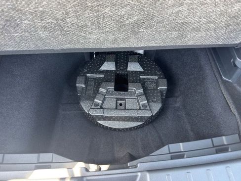 New 2026 Nissan Kicks SR w/ SR Premium Package FWD image 18