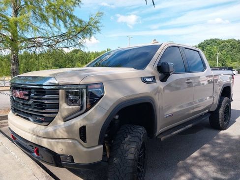 Used 2022 GMC Sierra 1500 AT4 w/ AT4 Premium Package AWD/4WD image 3