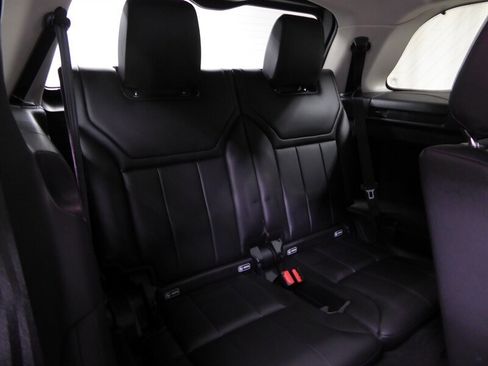 Used 2017 Land Rover Discovery HSE image 33