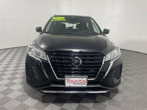 Used 2021 Nissan Kicks SV FWD image 2