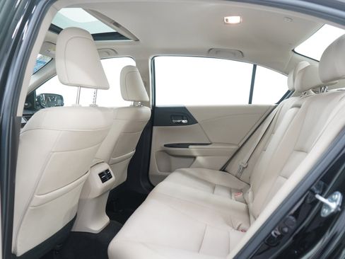 Used 2017 Honda Accord EX-L image 19