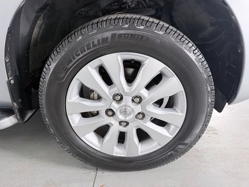Used 2018 Toyota Sequoia Platinum AWD/4WD image 4