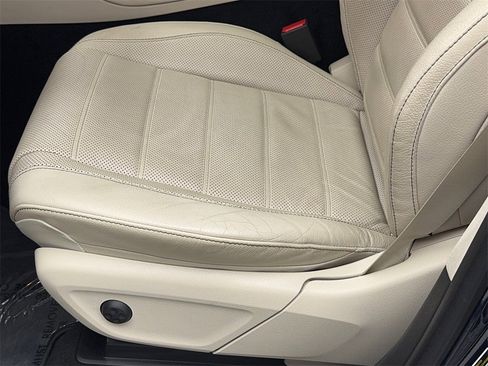 Used 2021 Mercedes-Benz GLS 450 4MATIC image 40