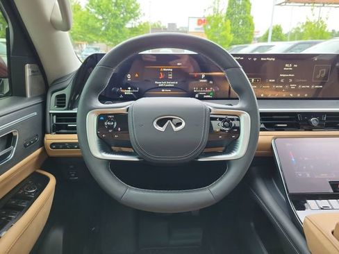 Used 2025 INFINITI QX80 Sensory AWD/4WD image 11