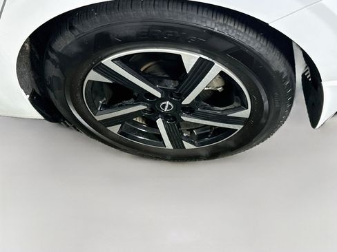 Used 2025 Nissan Sentra SV FWD image 11