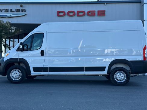 New 2025 RAM ProMaster 2500 w/ Convenience Group image 7