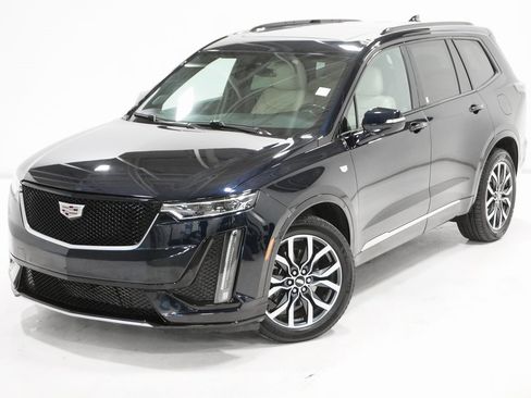 Used 2021 Cadillac XT6 Sport image 2