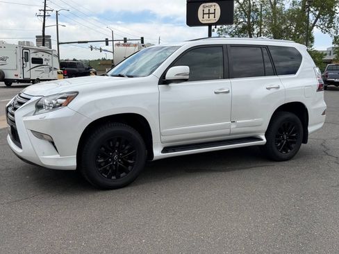 Used 2018 Lexus GX 460 Premium w/ Premium Package AWD/4WD image 5