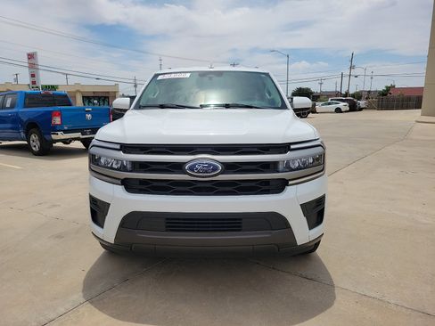 Used 2024 Ford Expedition XLT AWD/4WD image 2