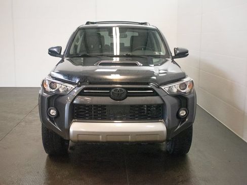 Used 2021 Toyota 4Runner TRD Off-Road Premium w/ Moonroof Package AWD/4WD image 2