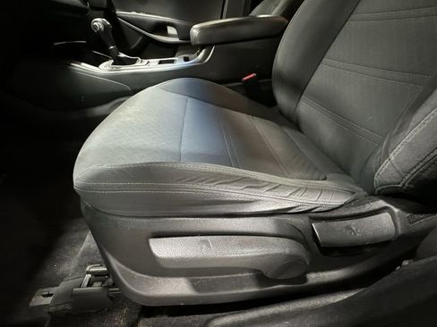 Used 2016 Kia Sorento LX image 18