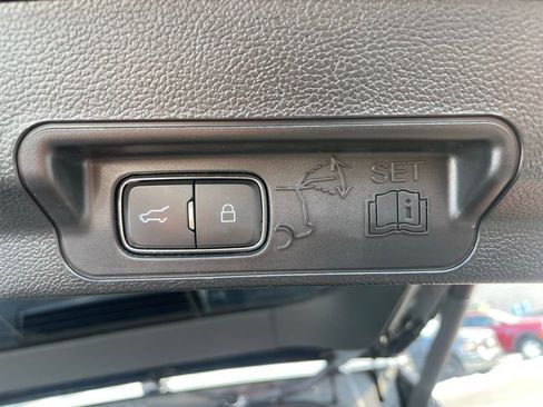 Used 2021 Ford Explorer XLT w/ Class III Trailer Tow Package AWD/4WD image 36