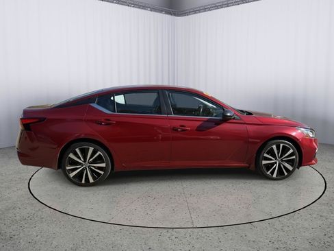 Used 2020 Nissan Altima 2.5 SR FWD image 8