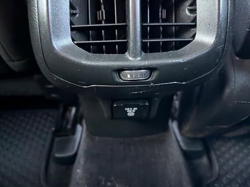 Used 2015 Jeep Cherokee Latitude w/ Comfort/Convenience Group image 18