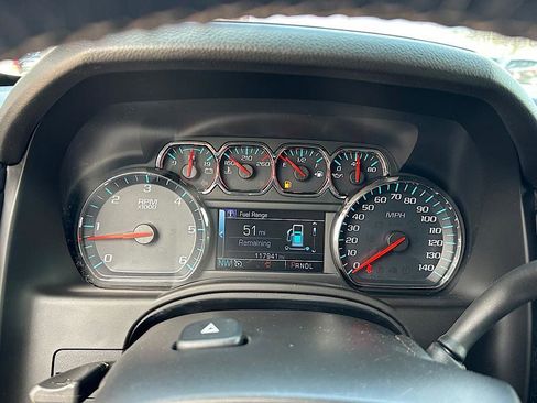 Used 2019 Chevrolet Suburban LT AWD/4WD image 25