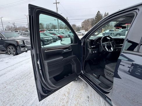 Used 2023 GMC Sierra 1500 Elevation w/ X31 Off-Road Package AWD/4WD image 9