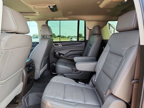 Used 2019 GMC Yukon XL Denali w/ Denali Ultimate Package AWD/4WD image 9