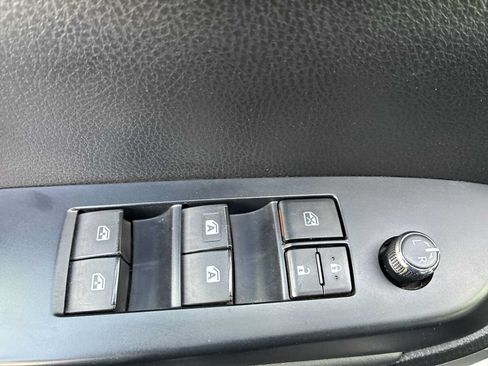 Used 2019 Toyota Highlander SE AWD/4WD image 15