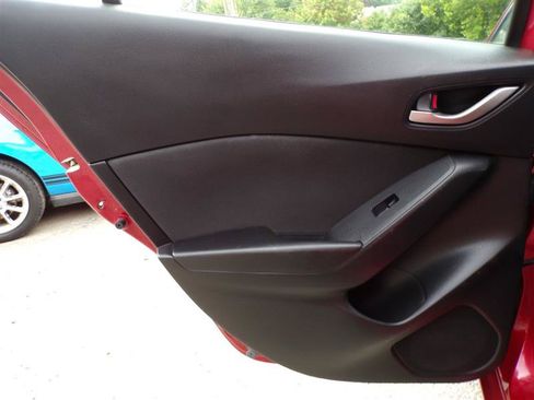 Used 2014 MAZDA MAZDA3 i Touring w/ Technology Package FWD image 24