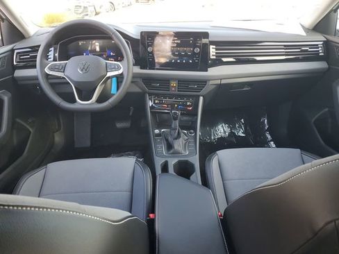 New 2026 Volkswagen Jetta SE FWD image 11