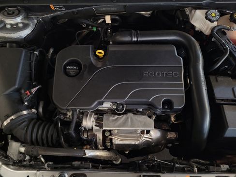 Used 2025 Chevrolet Malibu LT FWD image 29