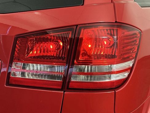 Used 2017 Dodge Journey SE image 29