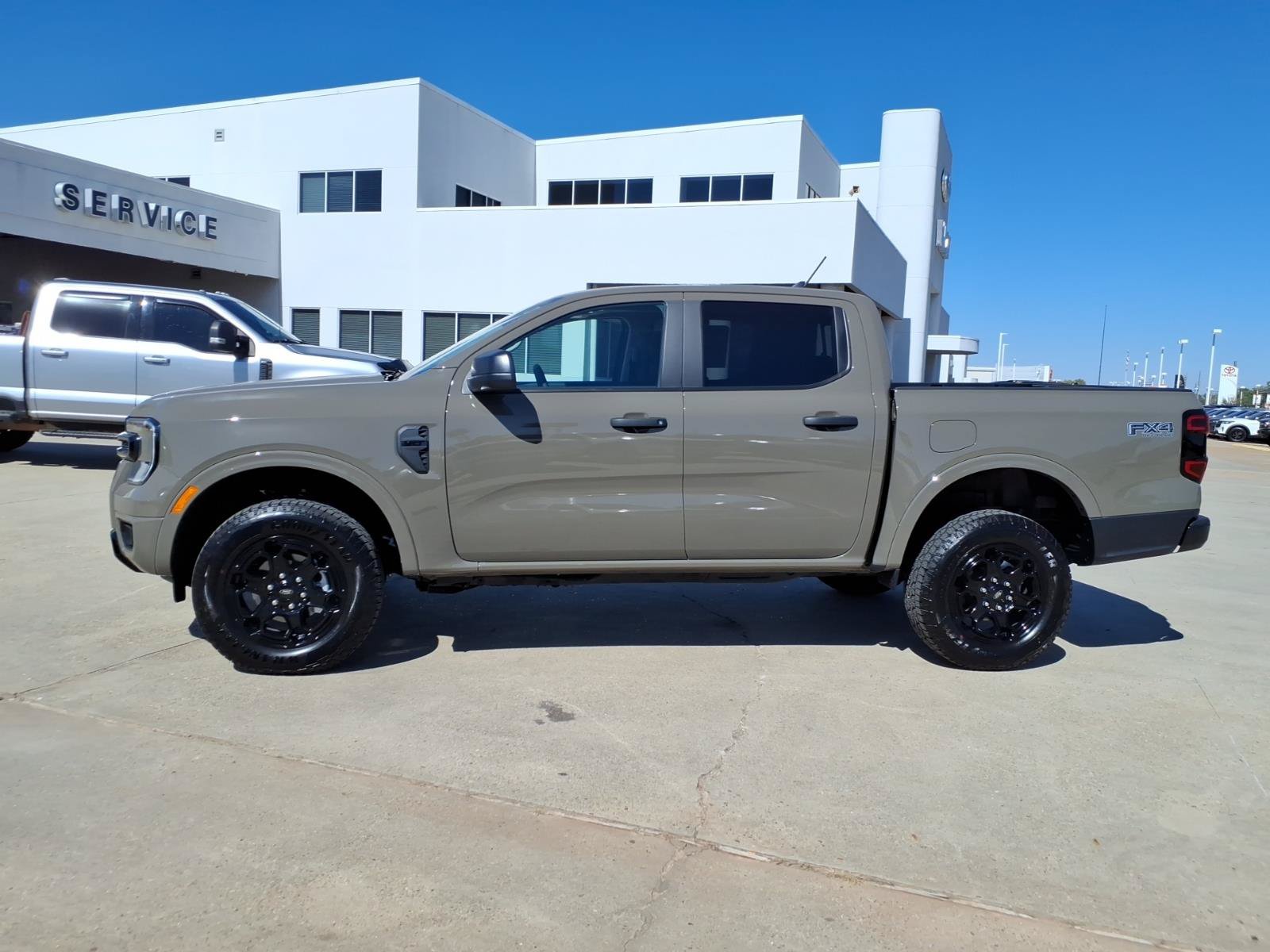 New 2026 Ford Ranger XLT w/ Equipment Group 301A High AWD/4WD image 2