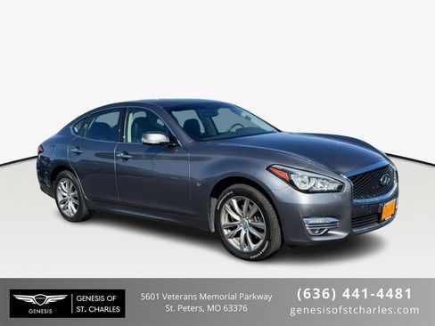 Used 2016 INFINITI Q70 3.7 image 1