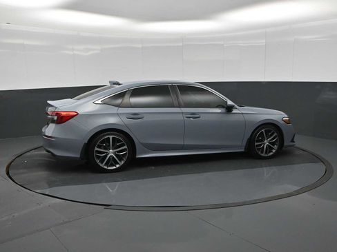 Used 2022 Honda Civic Touring image 9