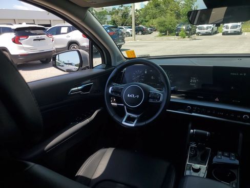 Used 2025 Kia Sportage SX FWD image 18