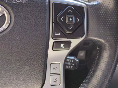 Used 2023 Toyota 4Runner Limited image 23