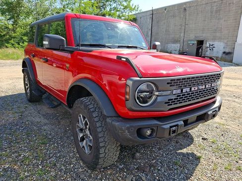 Used 2023 Ford Bronco Badlands AWD/4WD image 2