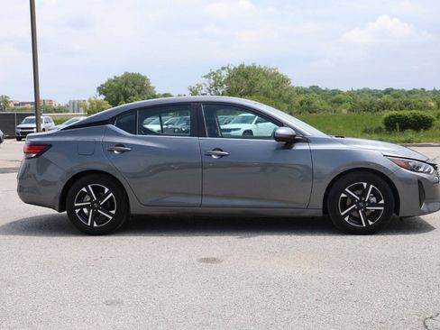 Used 2025 Nissan Sentra SV w/ Trunk Package FWD image 7