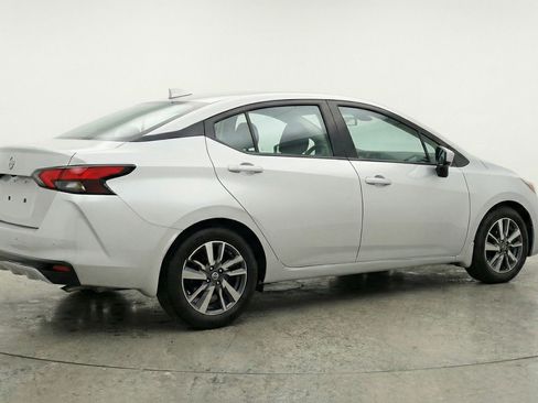 Used 2025 Nissan Versa SV image 9