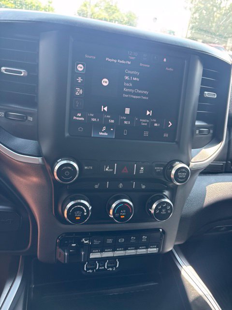 Used 2022 RAM 3500 Big Horn w/ Night Edition AWD/4WD image 15