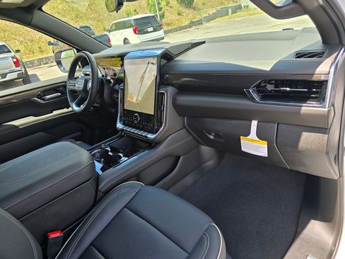 New 2026 GMC Yukon XL Elevation AWD/4WD image 30