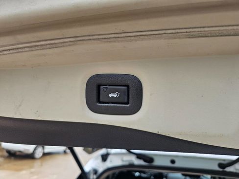 Used 2019 Nissan Rogue SV FWD image 12