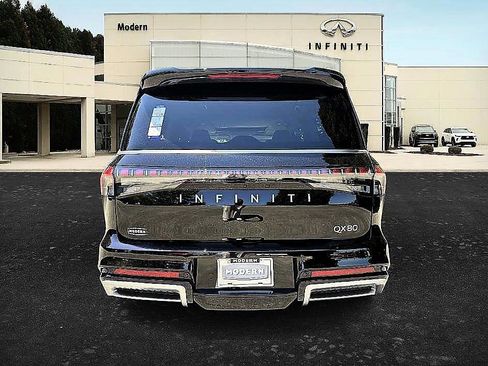 New 2026 INFINITI QX80 Luxe RWD image 7