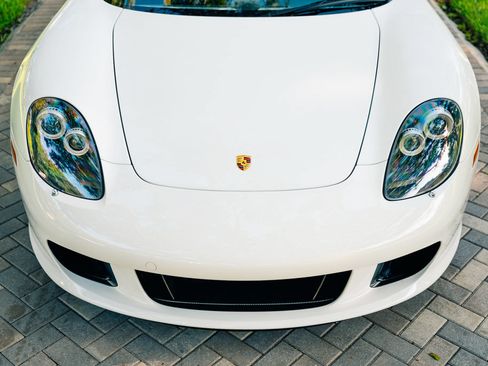 Used 2005 Porsche Carrera GT RWD image 3
